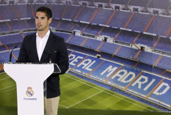 每体：巴萨只想免签塞内西，无意支付转会费将其引进（每体：巴萨倾向自由身签下塞内西，不考虑支付转会费）