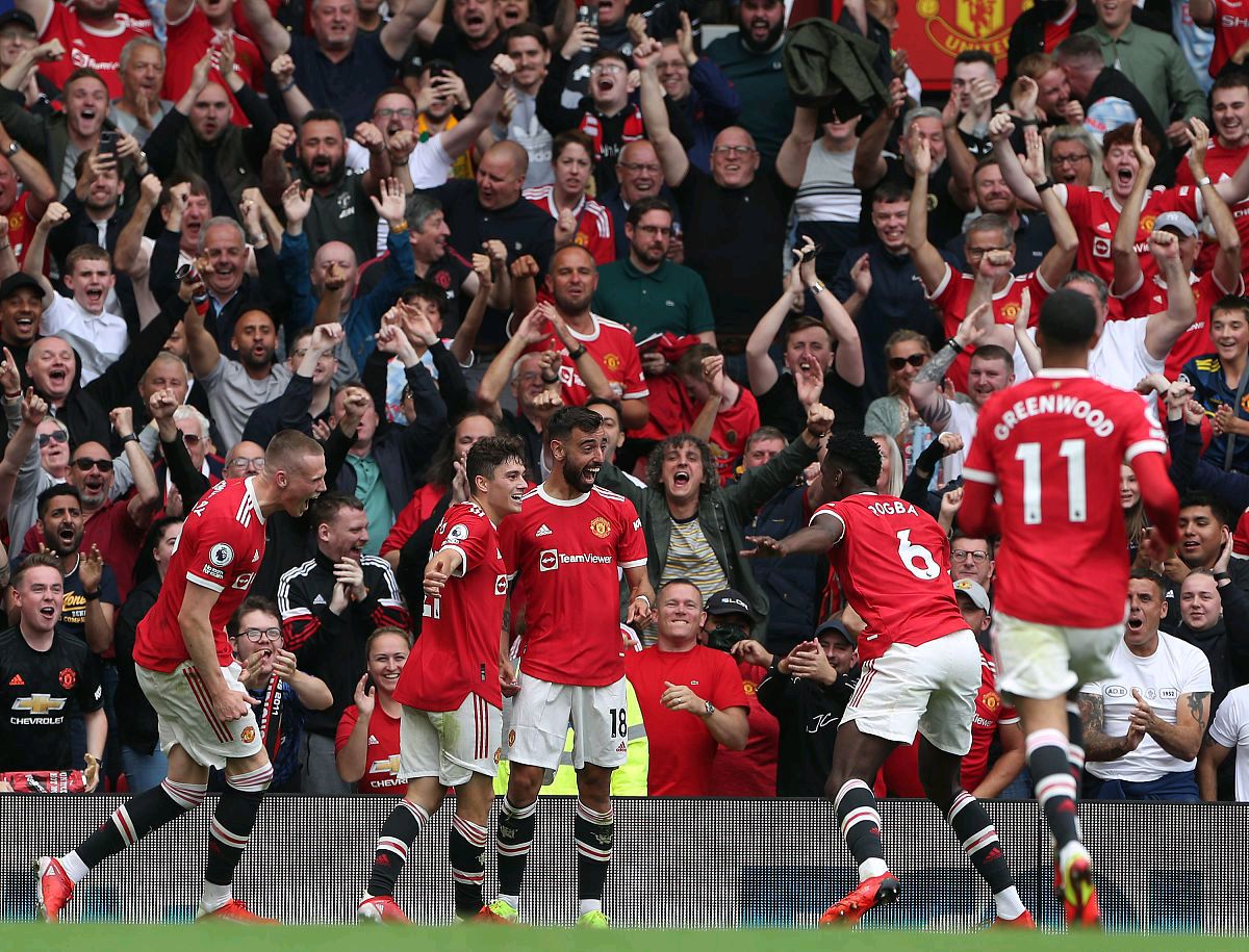 詹姆斯篮板抢断关键时刻锁定胜局（詹姆斯关键篮板与抢断锁定胜局）