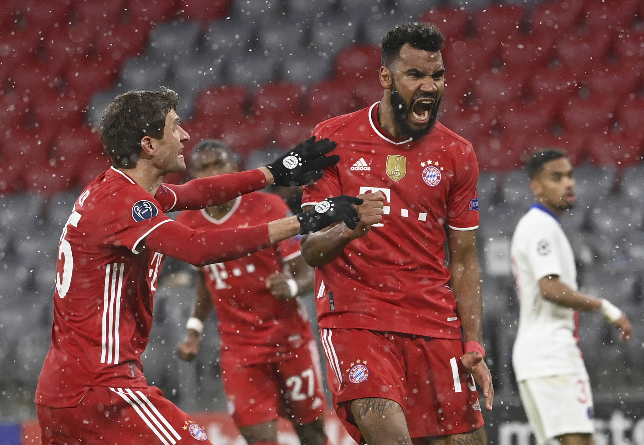 打进精彩世界波+头球破门，马杜埃凯当选欧冠本周最佳球员（远射惊艳再献头槌，马杜埃凯荣膺欧冠周最佳球员）