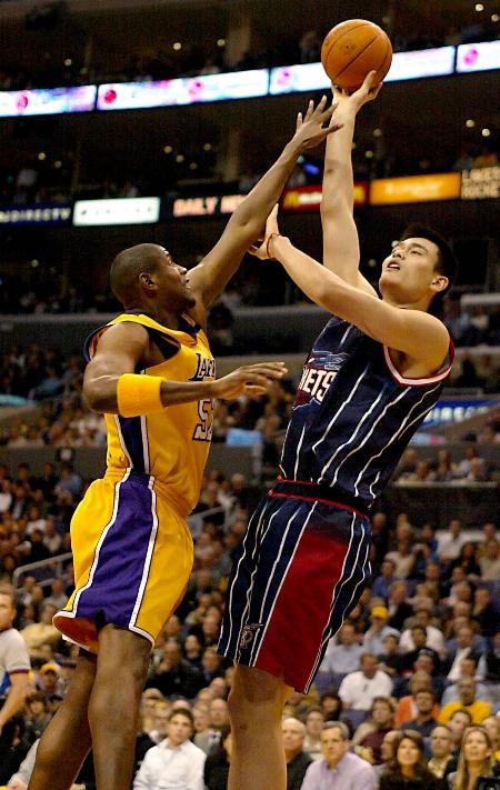 NBA第一球痴！塔图姆穿保护靴+水下训练，连出席婚礼都要训练（NBA头号训练狂！塔图姆穿护靴做水下训练，参加婚礼也不忘加练）