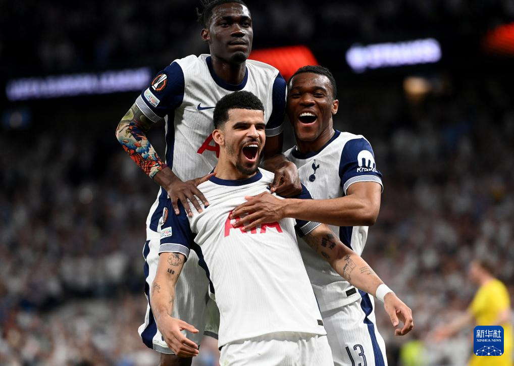 ATP总决赛第2日综述：弗里茨横扫穆塞蒂，辛纳室内硬地27连胜（ATP年终总决赛第2比赛日战报：弗里茨轻取穆塞蒂，辛纳室内硬地连胜刷新至27场）