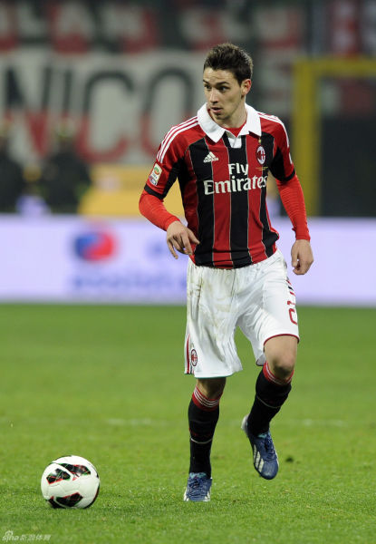 港媒：阿森纳中国香港行公开训练共有18563名球迷现场观看（港媒：阿森纳中国香港行公开训练吸引18563名球迷现场观摩）