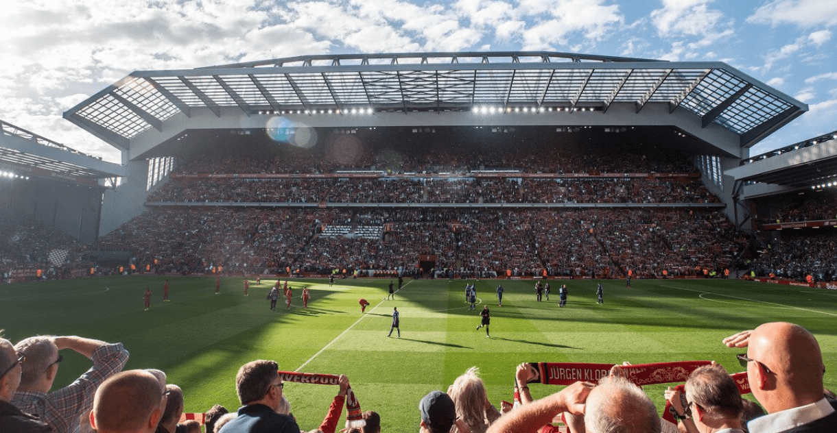 欧冠第4轮前瞻：双战术体系的博弈，两位神锋大战“群狼”（欧冠第4轮前瞻：两套战术正面碰撞，双神锋硬撼群狼）