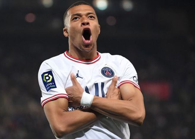 哪怕不算欧国联、阿拉冠级别的冠军！梅西的冠军数都多于决赛数！