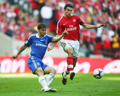 足球中国球员转会费再创新高（中国足球球员转会费再度刷新纪录）