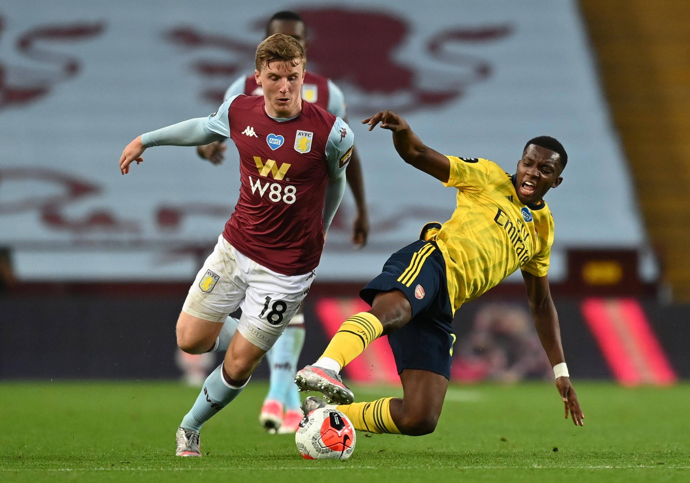 热火伤病报告：鲍威尔左脚踝扭伤将缺席今日对阵独行侠的比赛（热火官宣伤情：鲍威尔左踝扭伤，缺席今日战独行侠）