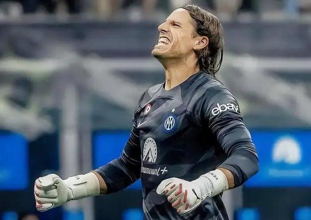 欧冠之夜法国海外球员表现：萨利巴尝试后腰，乌帕决定性（欧冠之夜法国留洋球员亮点：萨利巴客串后腰，乌帕梅卡诺发挥决定性作用）