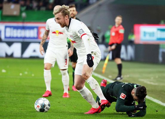 沙特基金和国际足联携手，为发展中国家体育基建提供财政支持（沙特基金与国际足联联手，资助发展中国家体育基础设施建设）