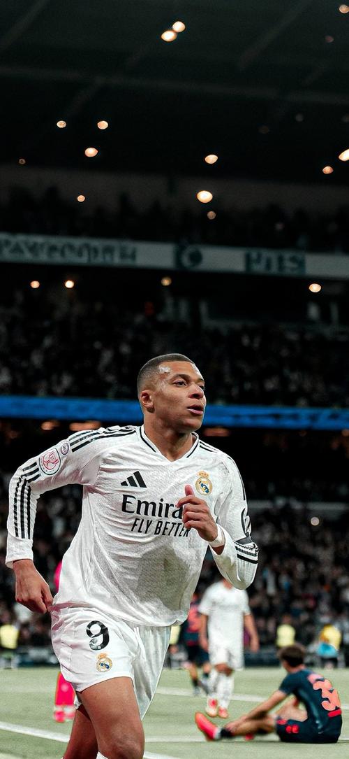 李国旭：全队身体情况良好，在队里的球员都能参加比赛（李国旭：全队健康良好，阵中球员均可出战）