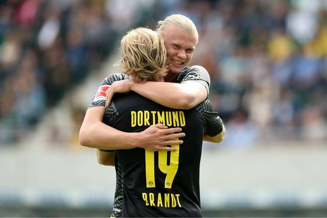 球迷提前退场！斯洛特下课倒计时 伊萨克遭遇119年之耻（球迷提前散场！斯洛特帅位告急倒计时 伊萨克创119年最尴尬纪录）