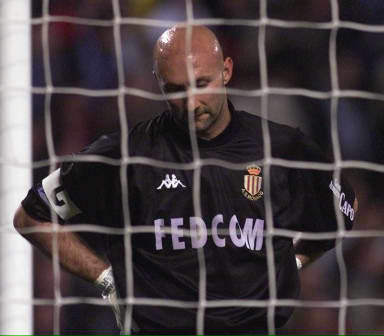 荷兰足协官方：小克鲁伊维特因伤缺战立陶宛，已经返回俱乐部（荷兰足协宣布：小克鲁伊维特因伤无缘对阵立陶宛，已返回俱乐部）