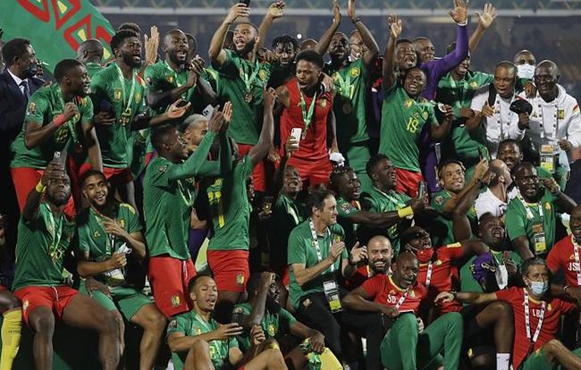 长春亚泰快速反击致胜（长春亚泰依靠迅速反击告捷）