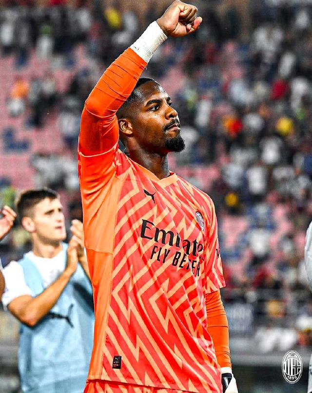 曼联外租门将维特克：在英冠踢完整赛季，梦想回红魔担任一门（维特克谈租期目标：力拼英冠完整赛季，盼回曼联出任一门）