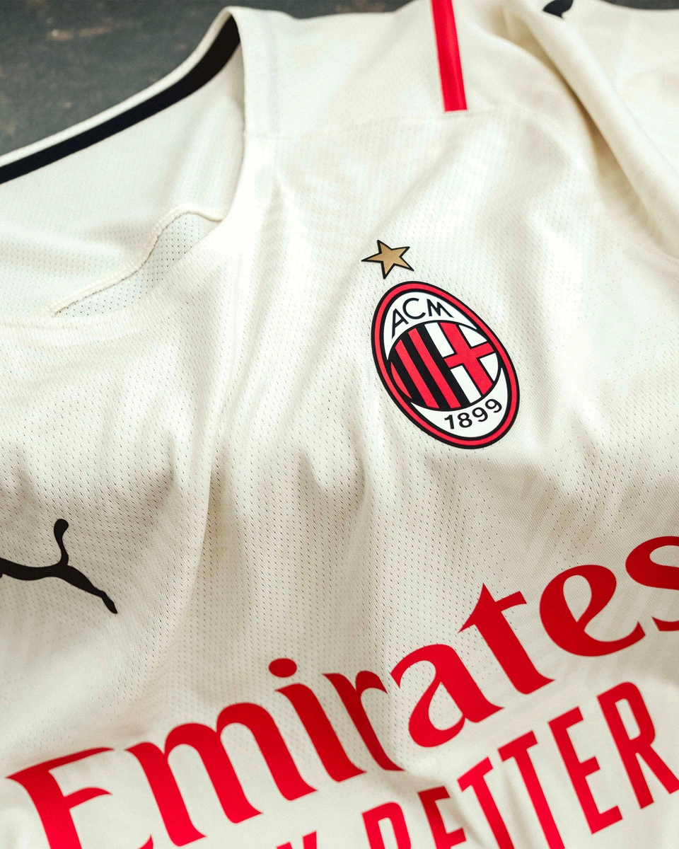 TA：阿森纳未积极推动冬窗出售球员；预计明夏将买断因卡皮耶（TA：阿森纳今冬不主动清洗，明夏或买断因卡皮耶）