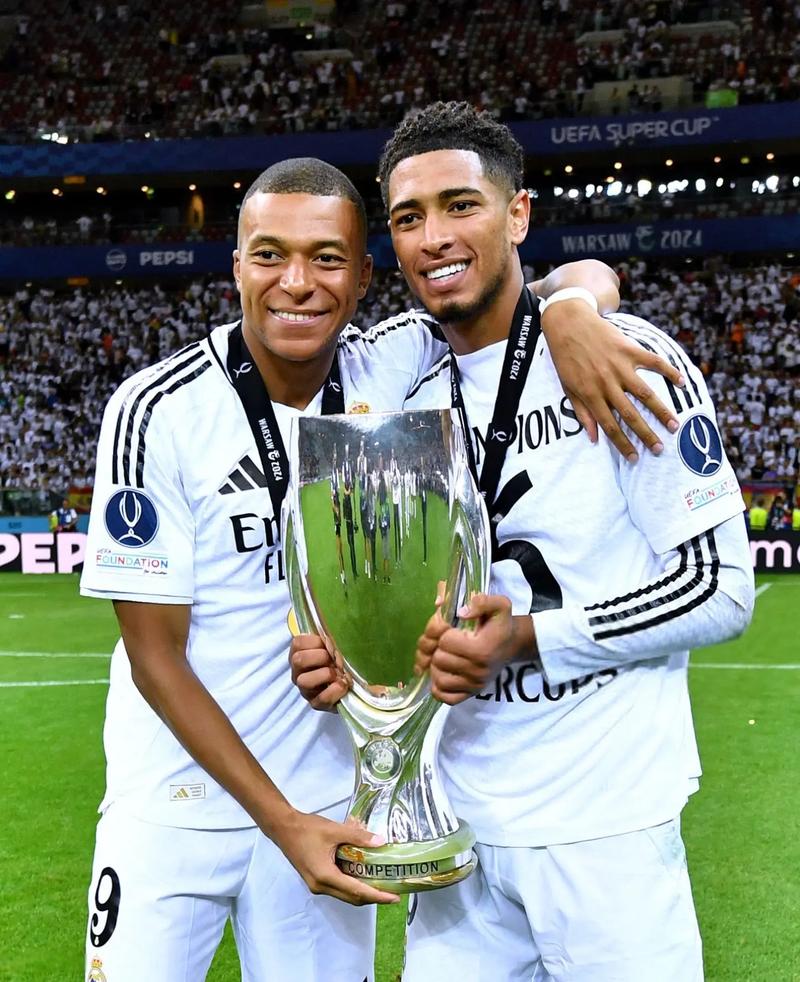 博主：东欧球队争夺萨缅托，但球员本人更倾向于征战中超（东欧多队竞逐萨缅托，球员本人更倾向加盟中超）