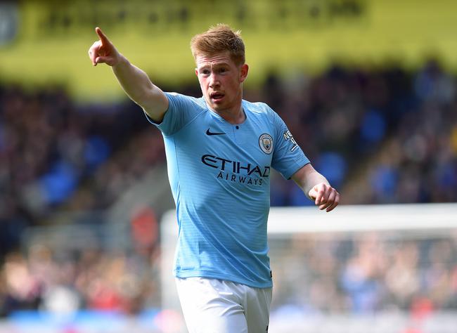 湖人球员通道签名小孩实为工作人员安排（湖人通道签名风波：所谓小球迷实为工作人员安排）